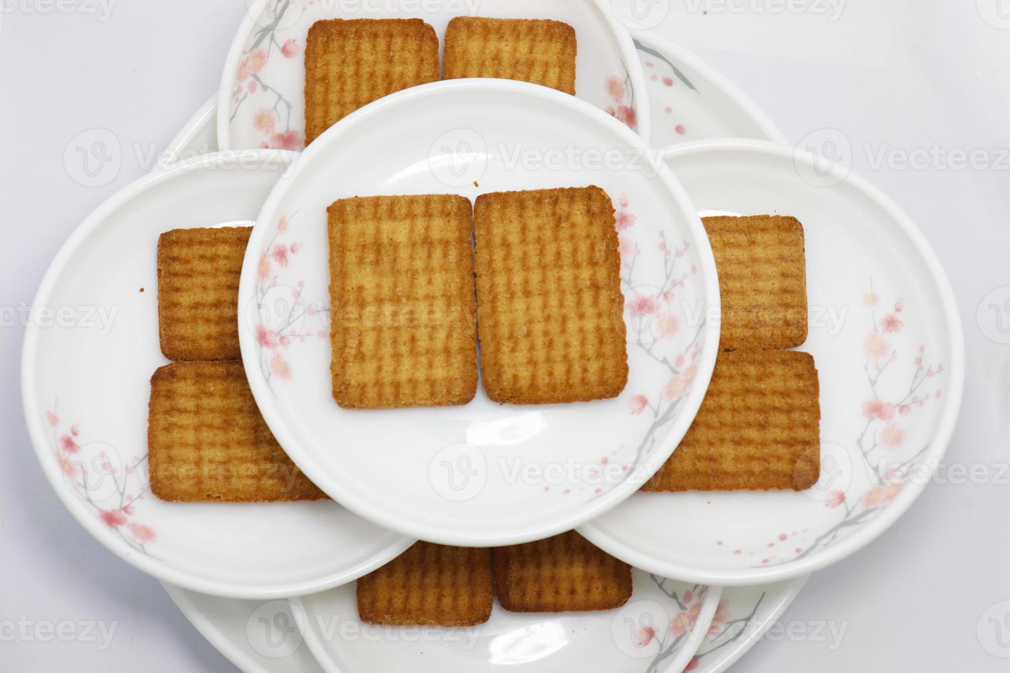 brodo di biscotti di colore marrone su una ciotola foto