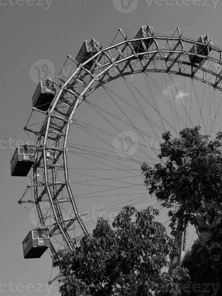 vienna a il Danubio fiume foto