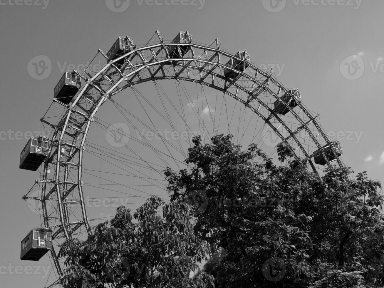 vienna a il Danubio fiume foto