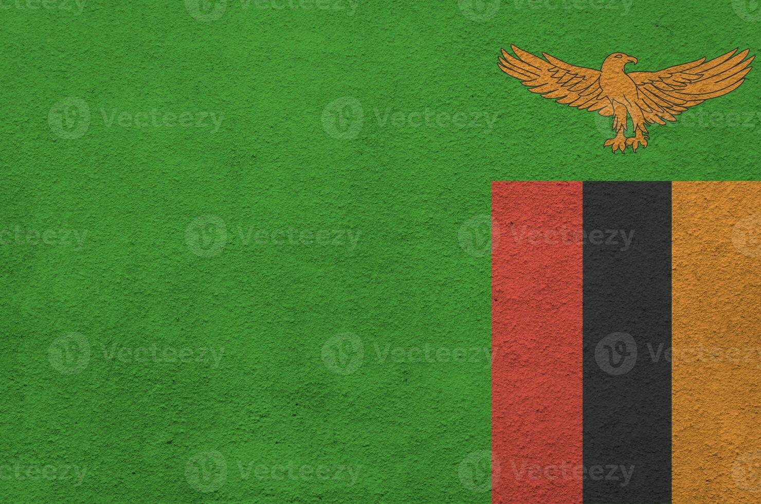 Zambia bandiera raffigurato nel luminosa dipingere colori su vecchio sollievo intonacatura parete. strutturato bandiera su ruvido sfondo foto