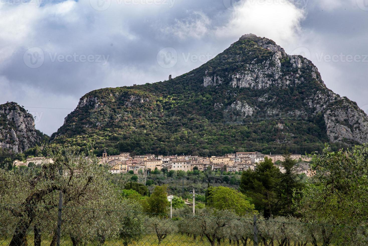 edifici a cesi, in provincia di terni, italia, 2020 foto