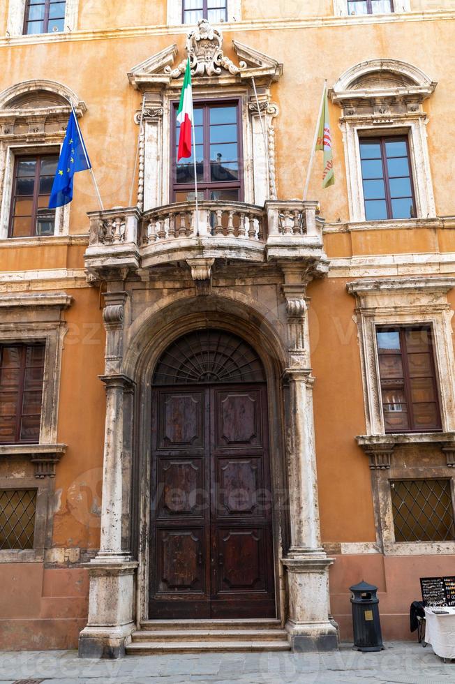 palazzo donini nel centro di perugia, italia, 2021 foto