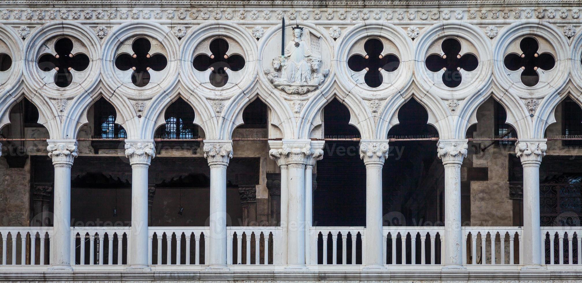 venezia, italia - dettaglio palazzo ducale foto