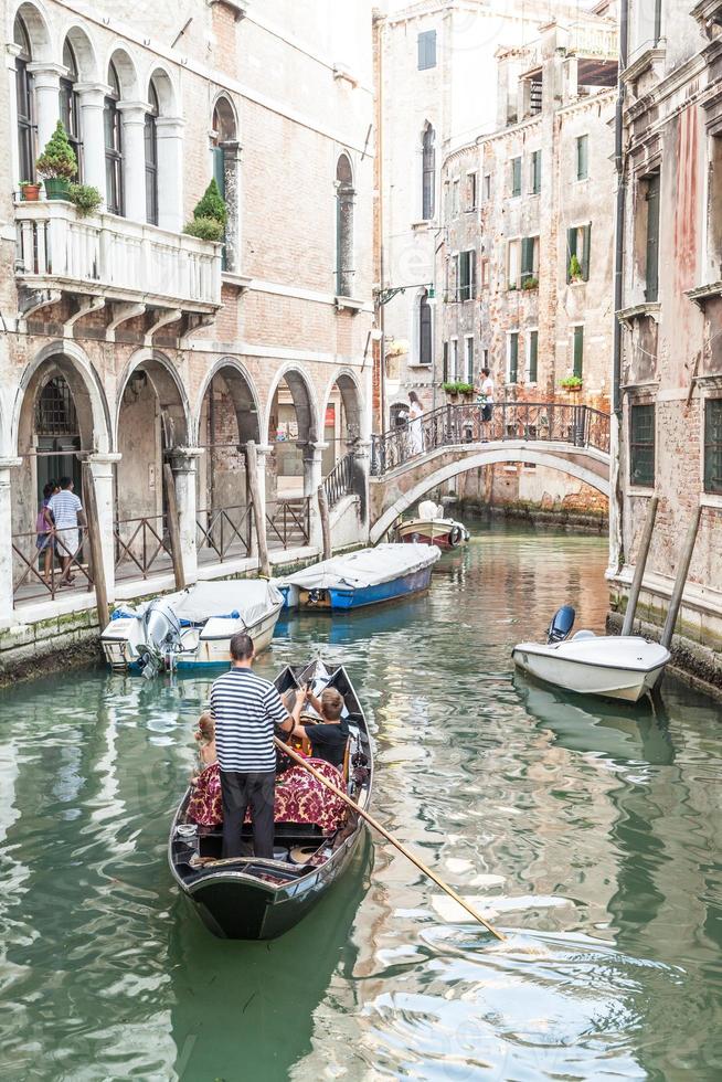 canale tradizionale di venezia da uno dei punti panoramici più belli foto