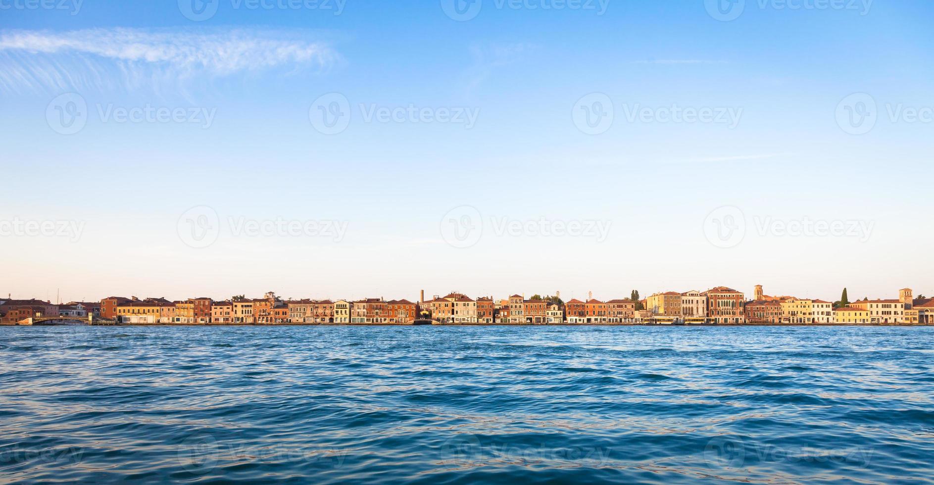 lungomare di venezia da zattere foto