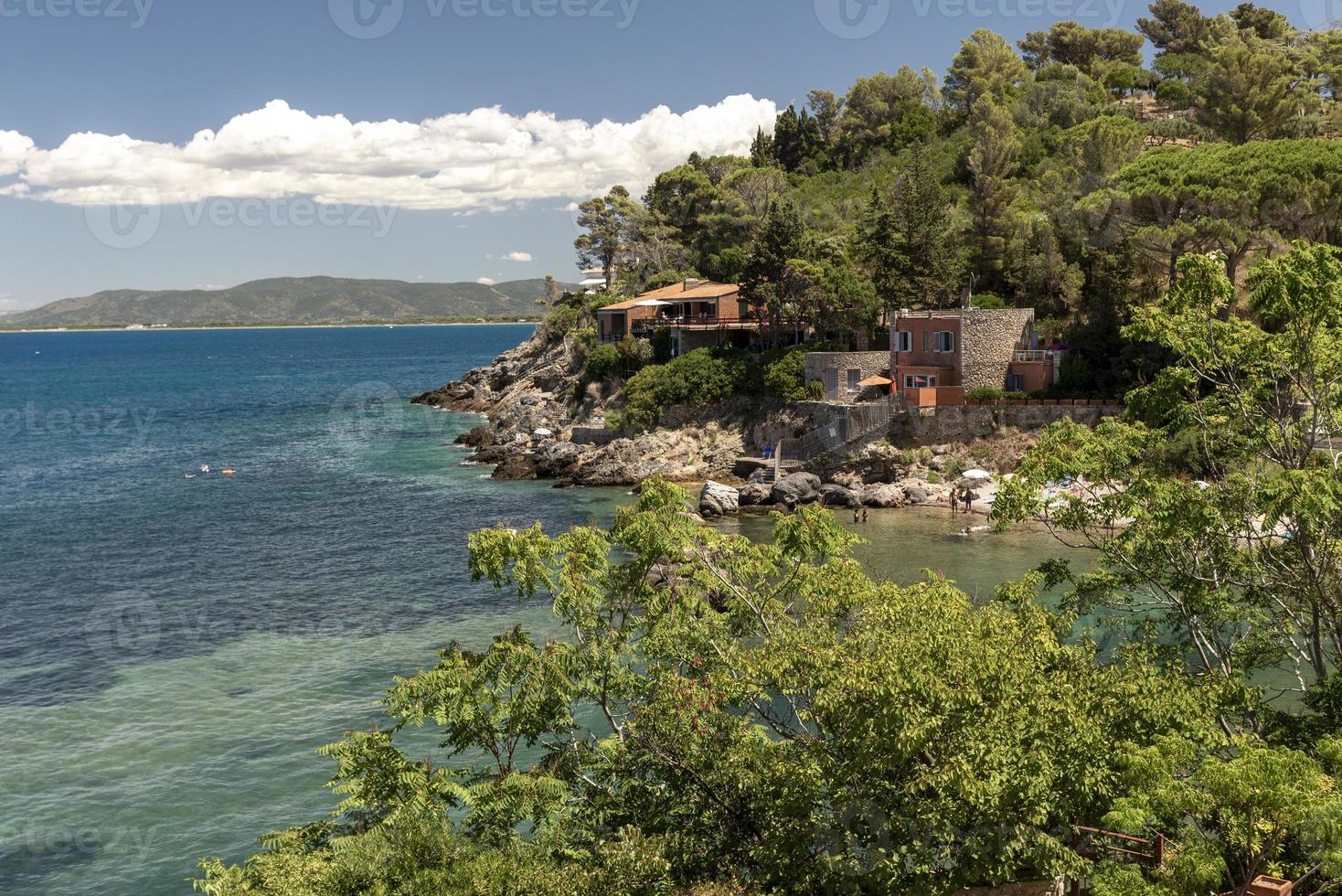 paesaggio naturale di porto santo stefano, italia foto