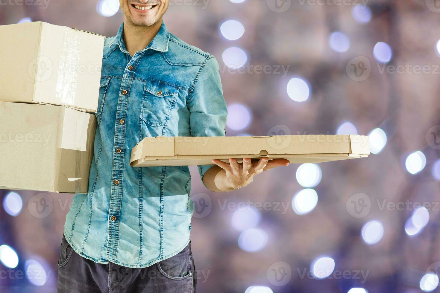 divertente consegna ragazzo con scatola Natale sfondo foto