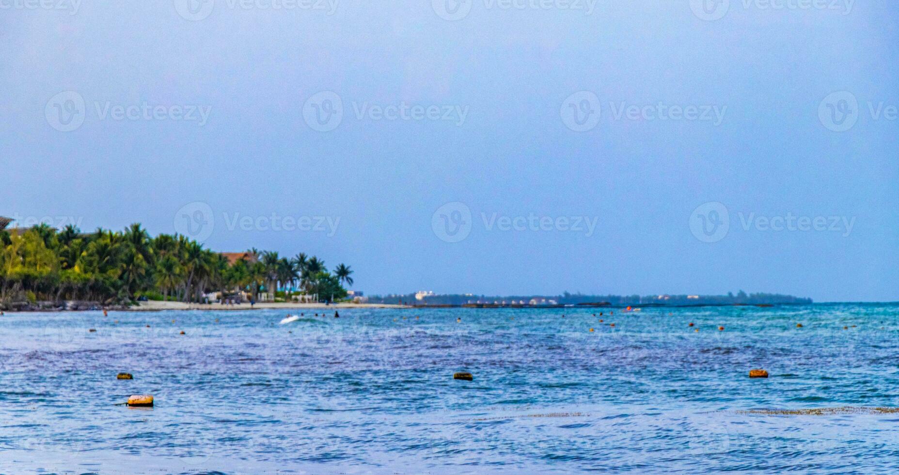 spiaggia messicana tropicale chiara acqua turchese playa del carmen messico. foto