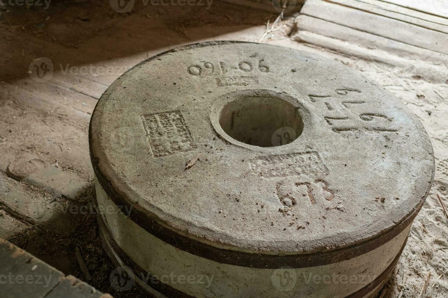 fotografia su tema eccezionale edificio bellissimo mattone vecchio acqua mulino foto