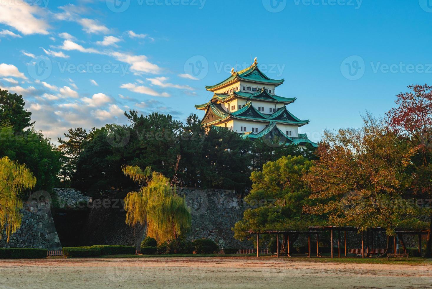 mastio principale del castello di nagoya, un castello giapponese a nagoya, in giappone foto