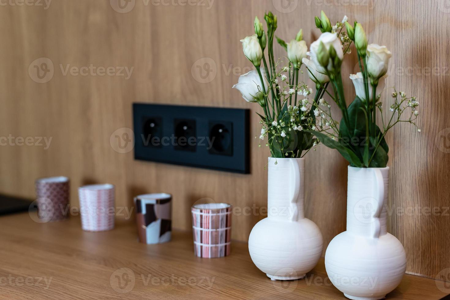 interno della cucina minimalista. uso di un piccolo spazio studio. foto