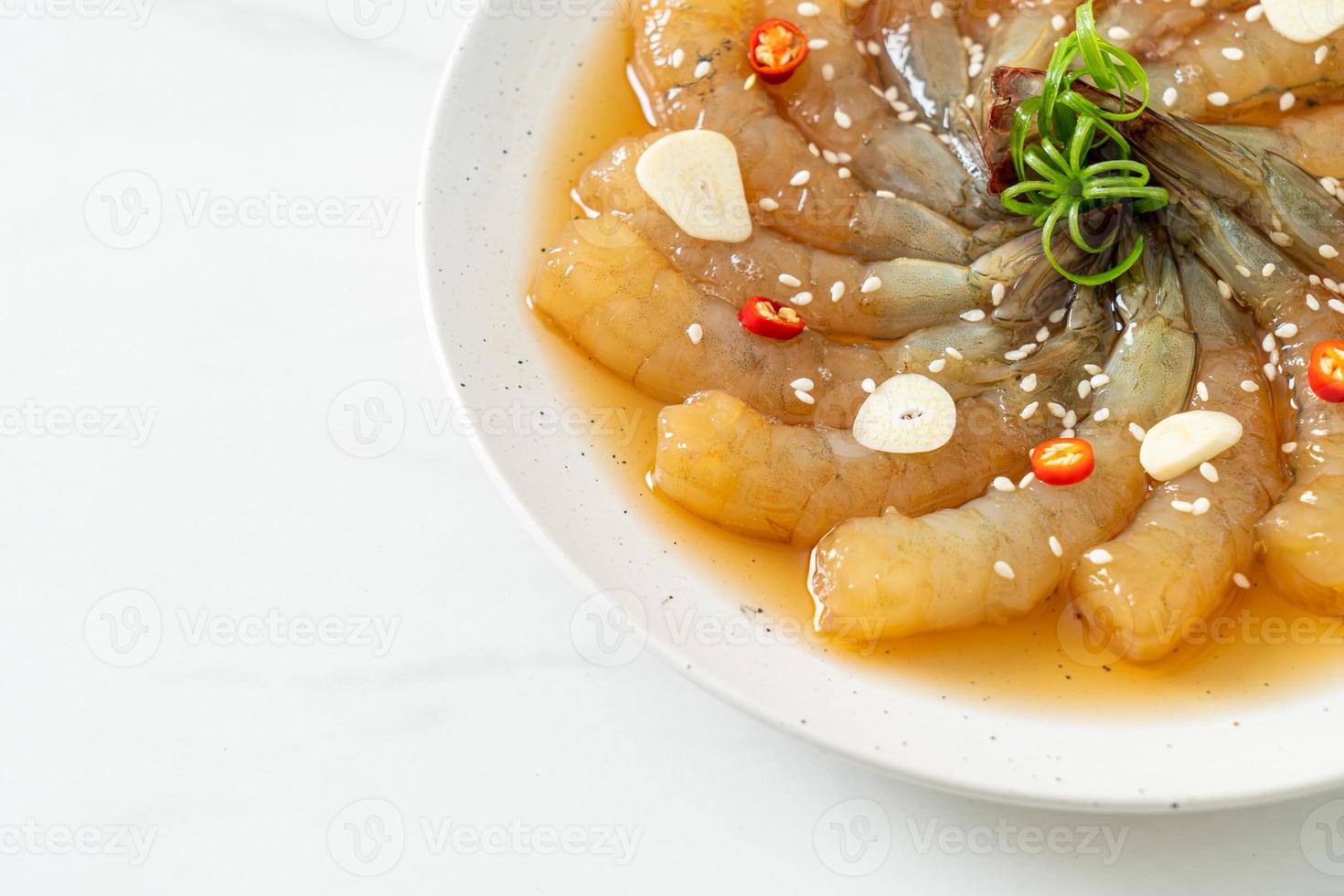 gamberi sottaceto alla coreana o gamberi sottaceto alla salsa di soia coreana ko foto