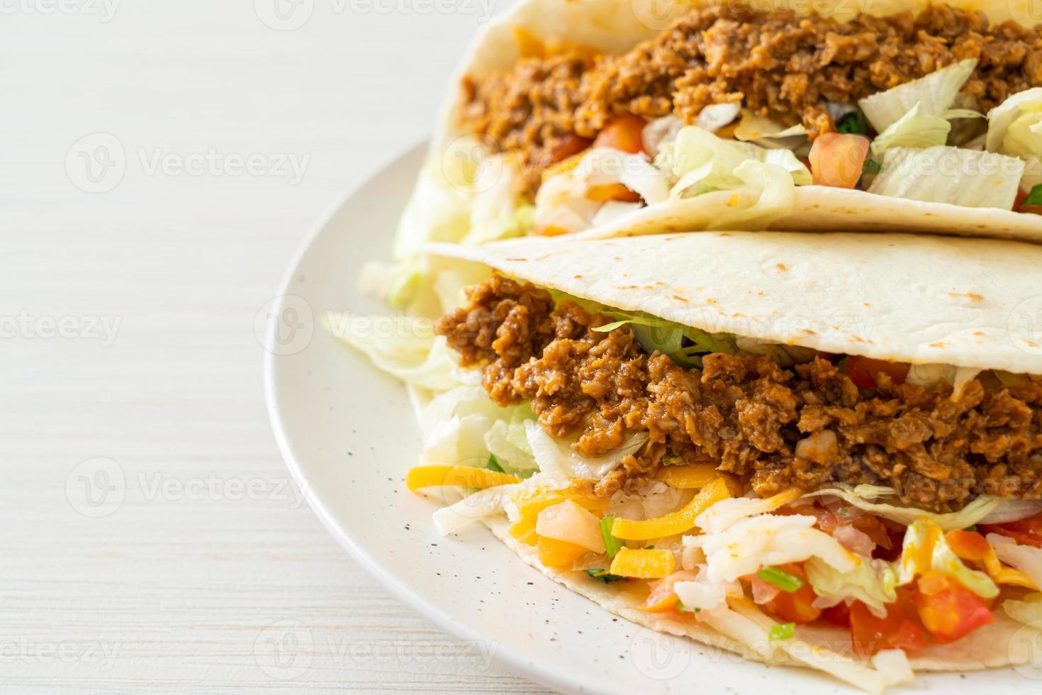 tacos messicani con pollo tritato foto