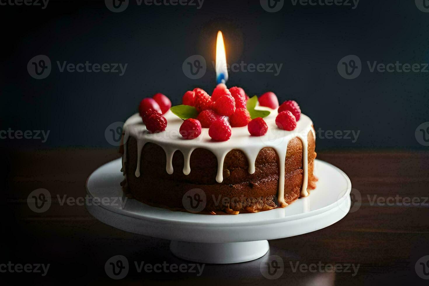 un' compleanno torta con lamponi e un' illuminato candela. ai-generato foto