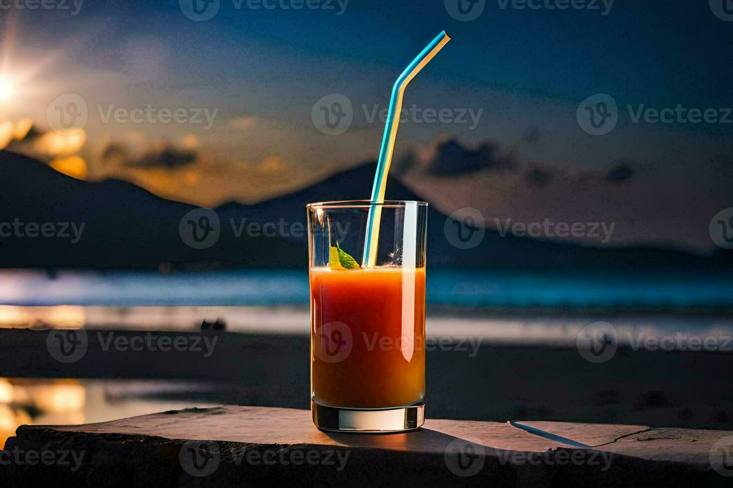 un' bicchiere di arancia succo su un' spiaggia a tramonto. ai-generato foto