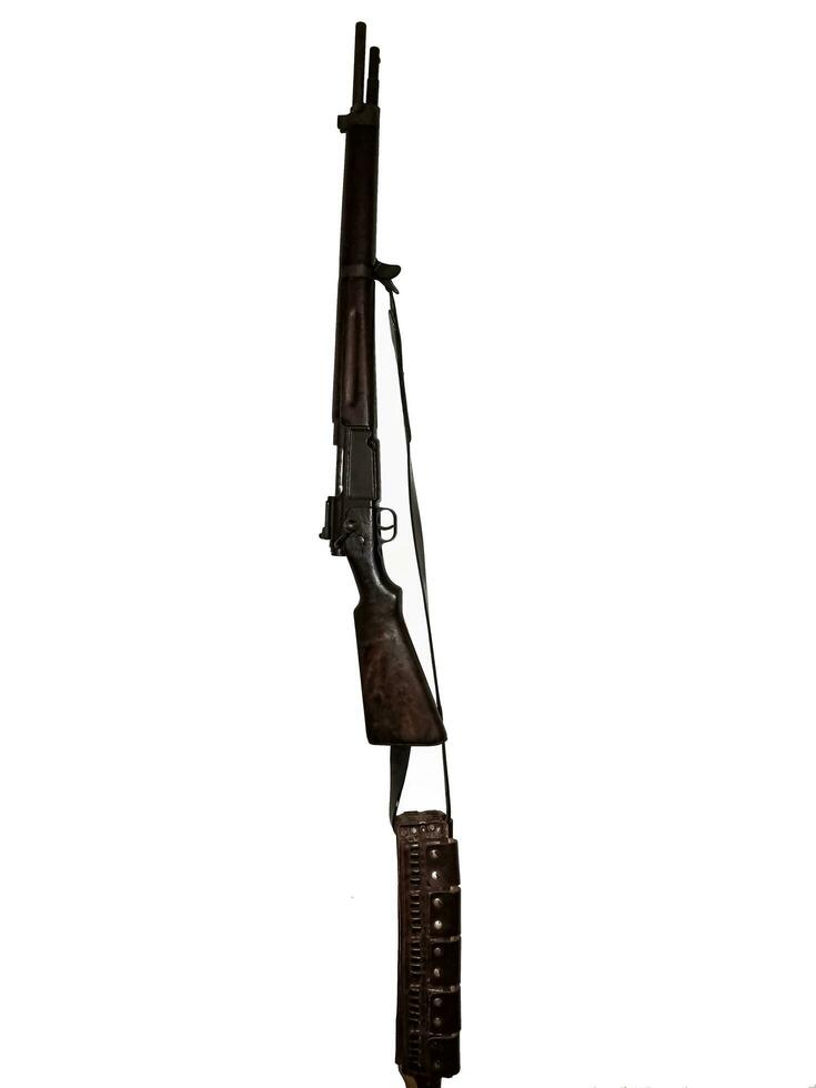 vecchio guerra arma moschettone 98 kurz kar98 su bianca sfondo foto