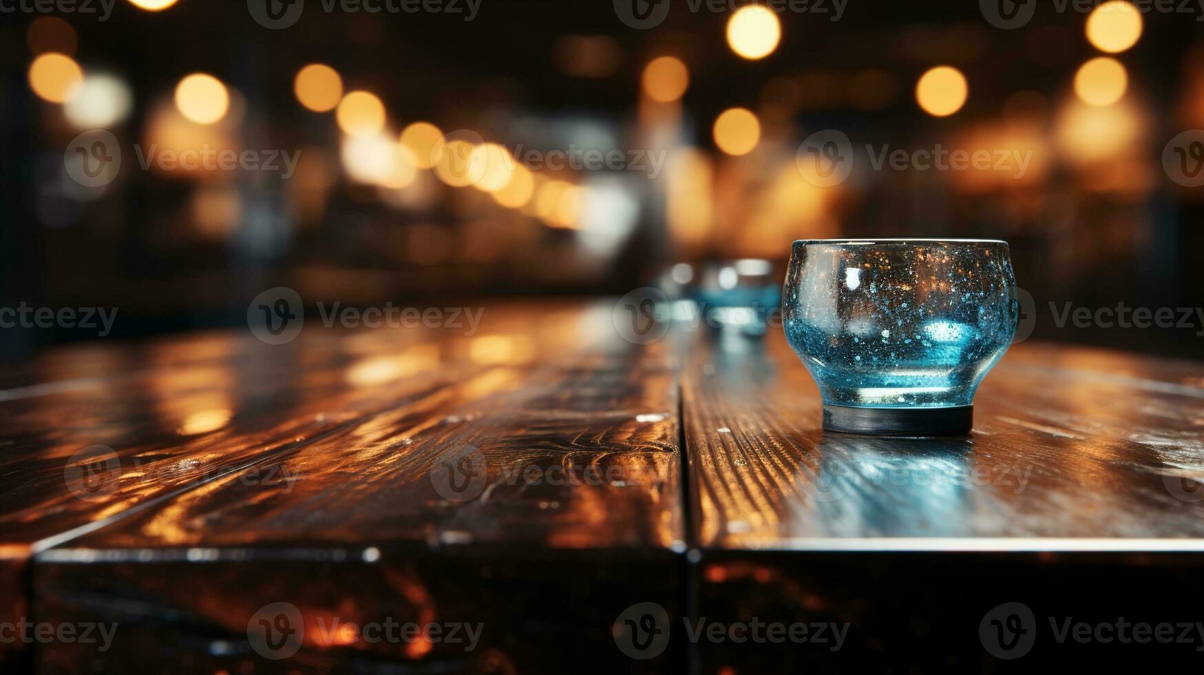 un' davanti Visualizza di un' lussuoso argento metallico vuoto tavolo per Prodotto posizionamento, impostato contro un' scuro, sfocato città sfondo, servi come un' vuoto metallico tavolo modello foto