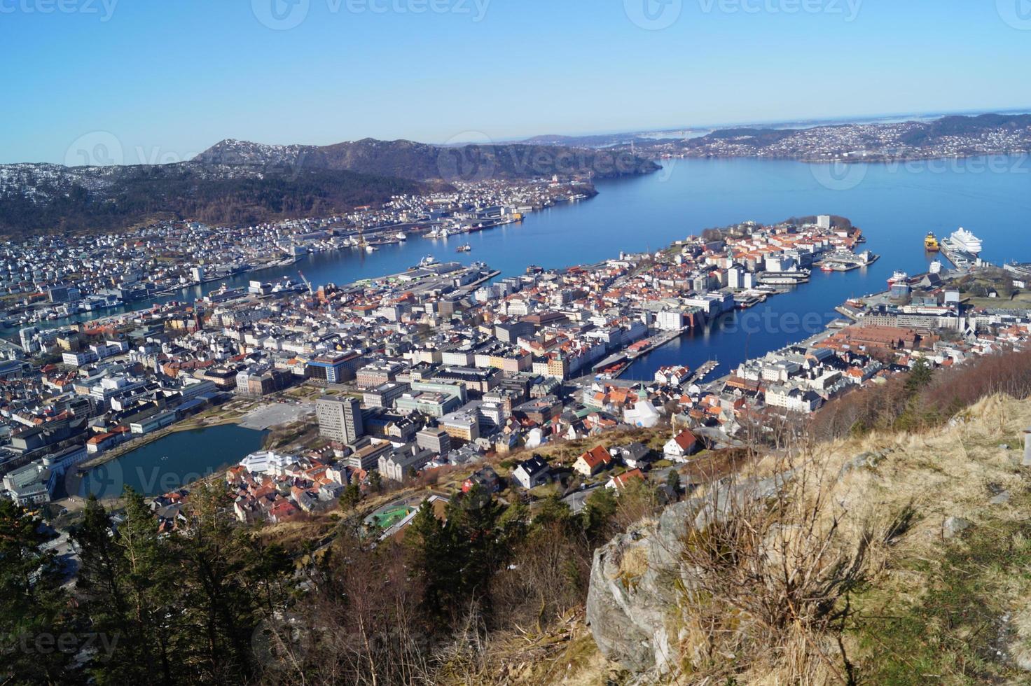 bergen dal punto di vista del monte floyen foto