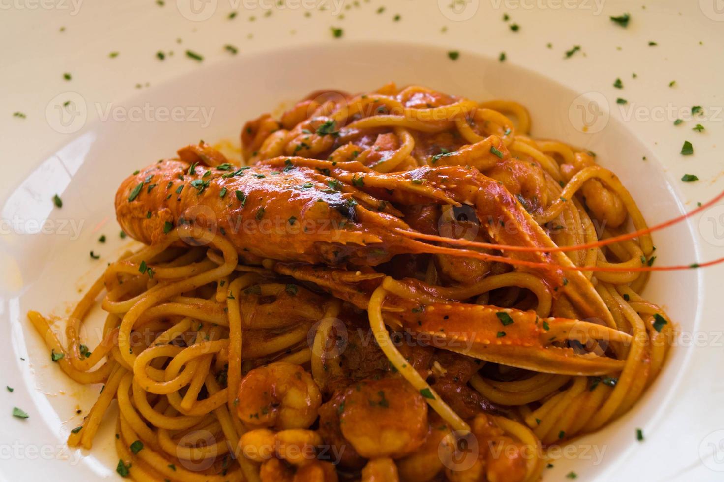 spaghetti alla busara una specialità italiana foto