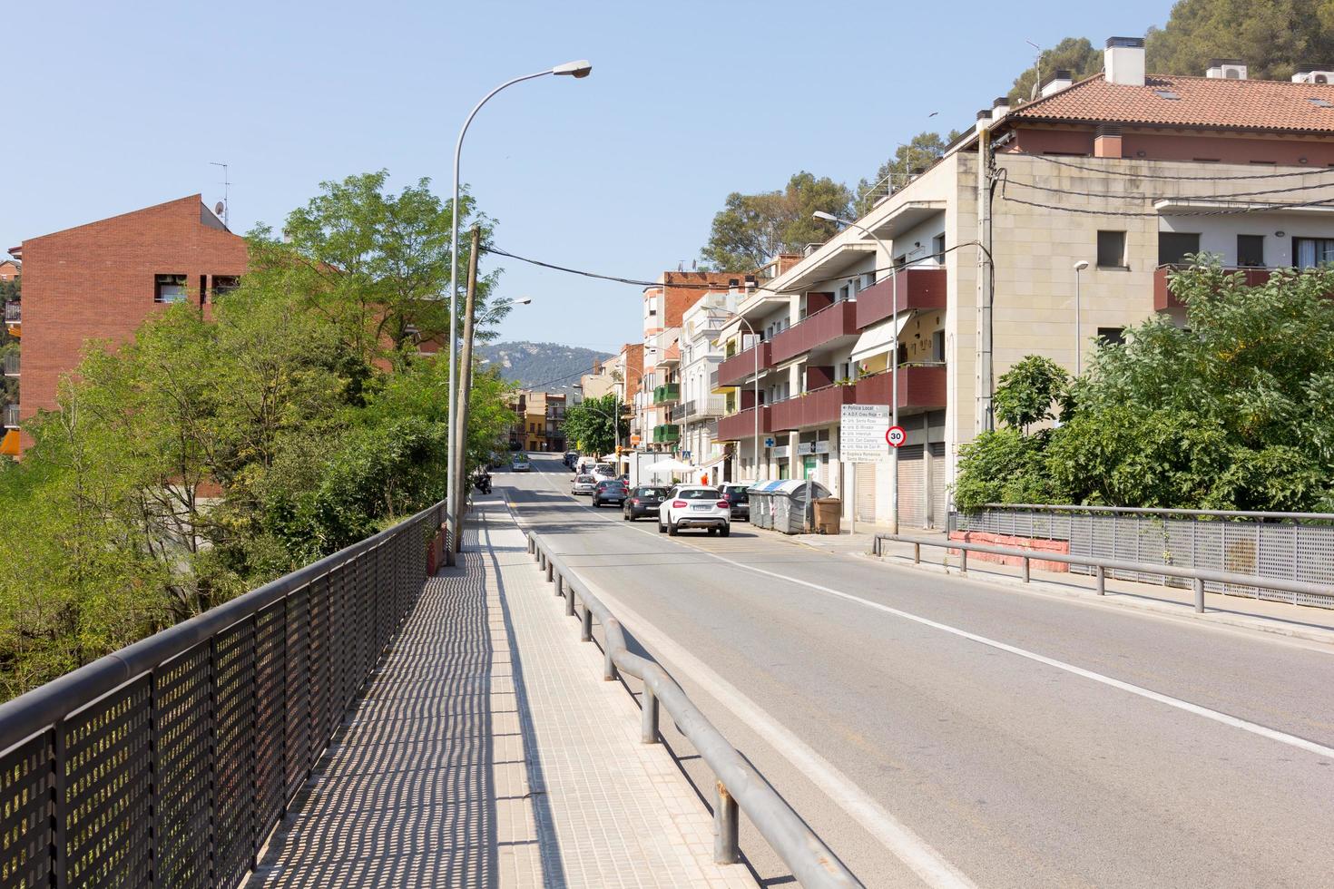 cervello vicino alla città di barcellona foto