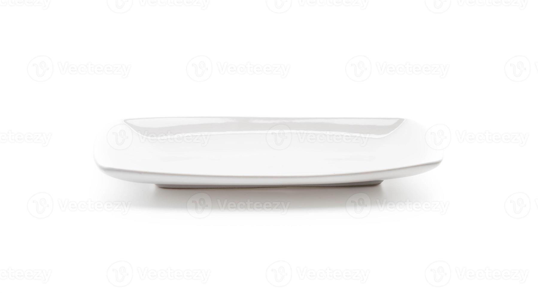 piatto vuoto su sfondo bianco foto