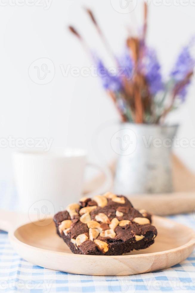 brownies al cioccolato in tavola foto