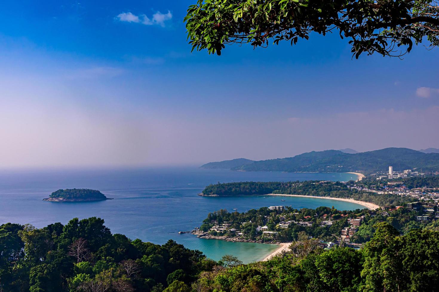 punto di vista di tre spiagge a phuket in thailandia? foto