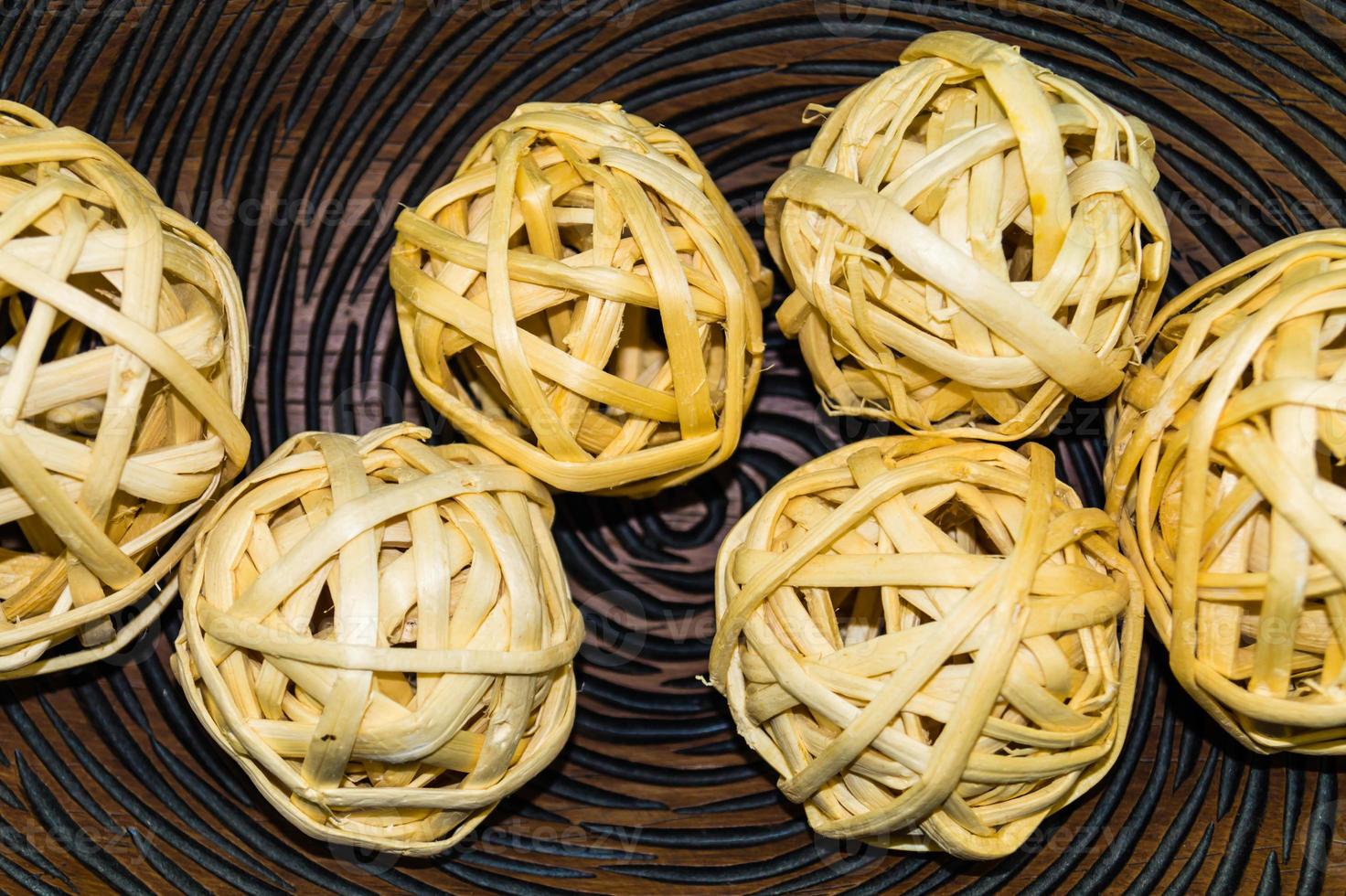 palline di vimini in legno per la decorazione foto