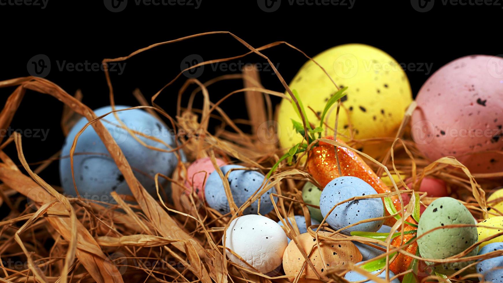 colorate uova pasquali tradizionali di pasqua foto