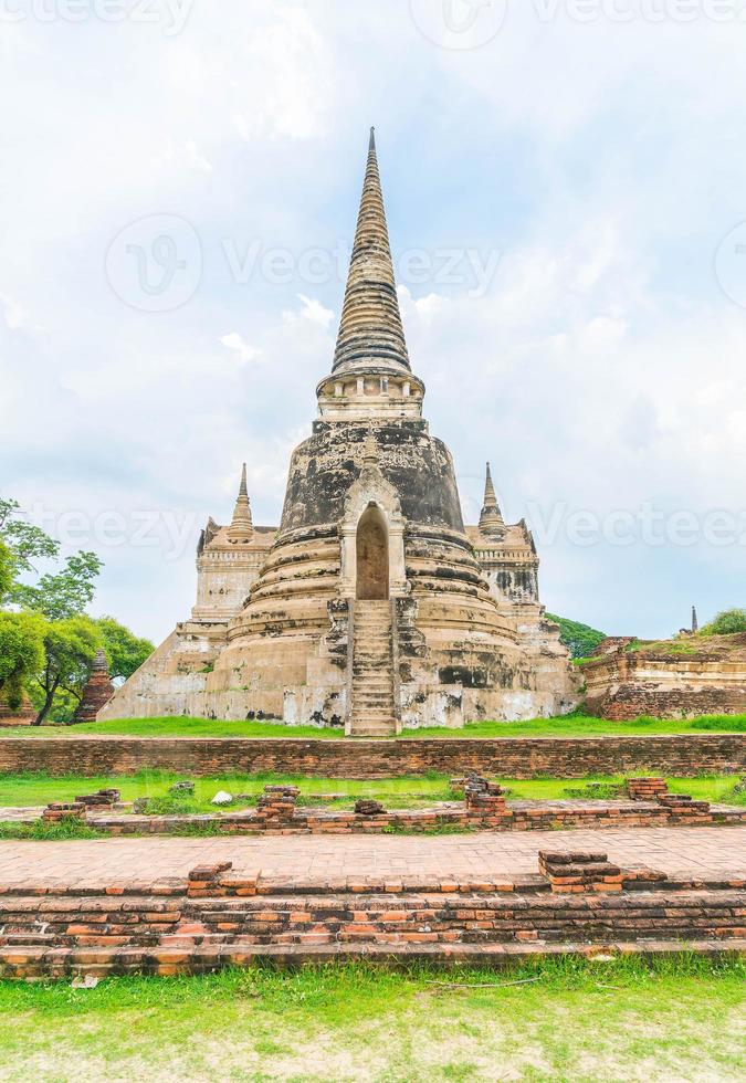 bella architettura antica storica di ayutthaya in thailandia - migliora lo stile di elaborazione del colore foto