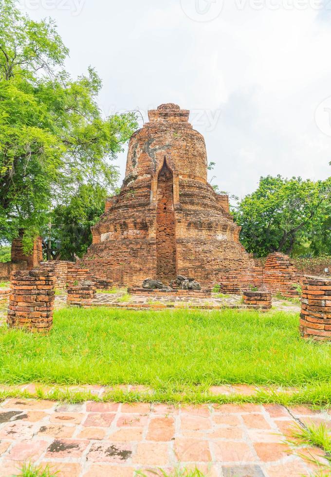 bella architettura antica storica di ayutthaya in thailandia - migliora lo stile di elaborazione del colore foto