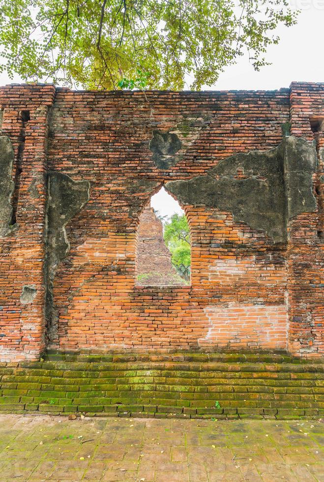 bella architettura antica storica di ayutthaya in thailandia - migliora lo stile di elaborazione del colore foto