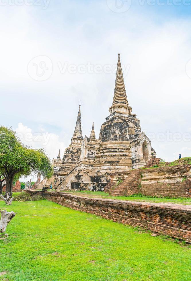 bella architettura antica storica di ayutthaya in thailandia - migliora lo stile di elaborazione del colore foto