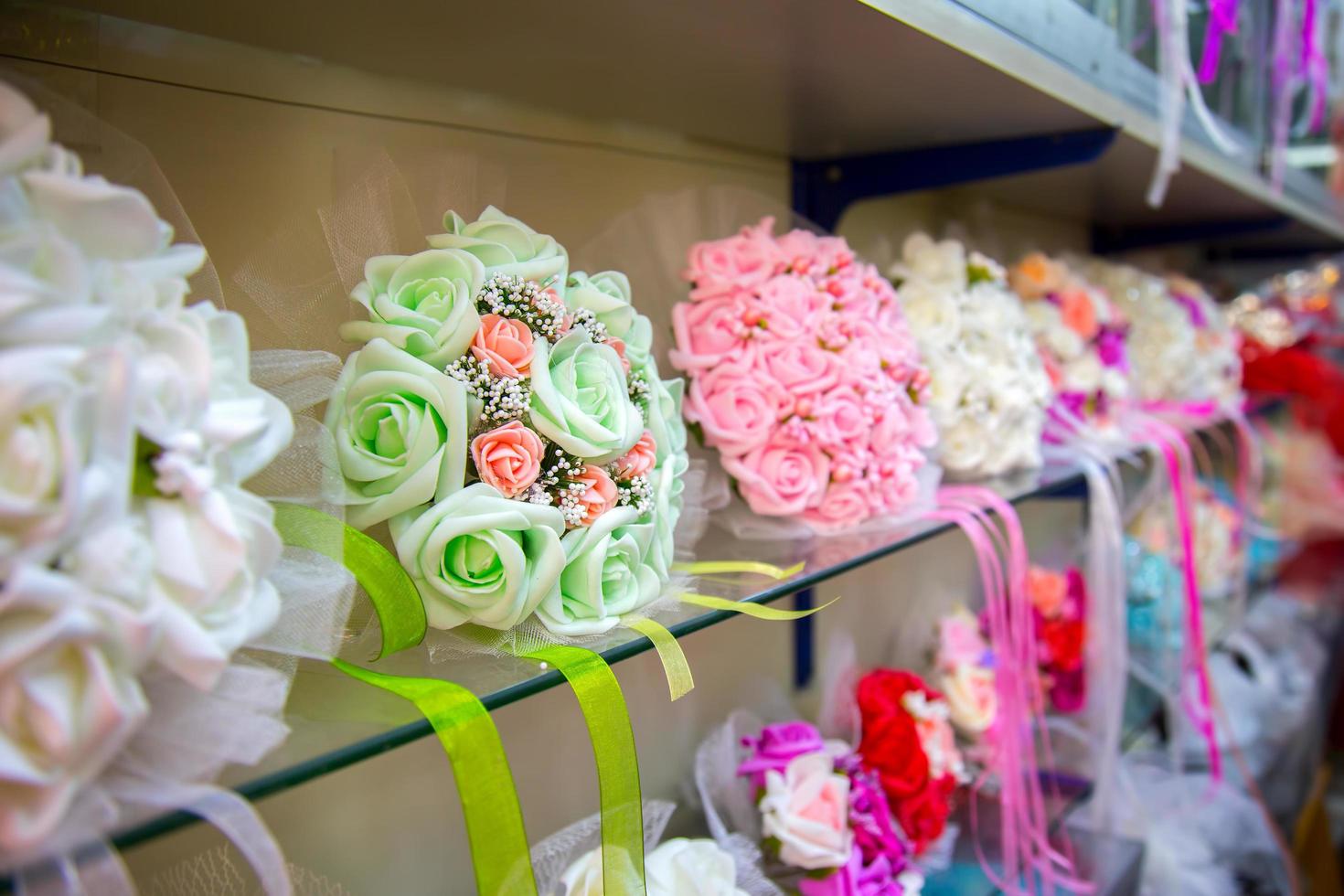 bouquet da sposa colorato bellissimi fiori romantici foto