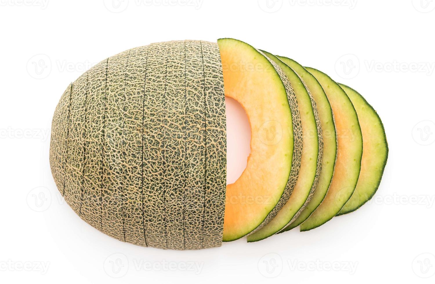 melone cantalupo su sfondo bianco foto