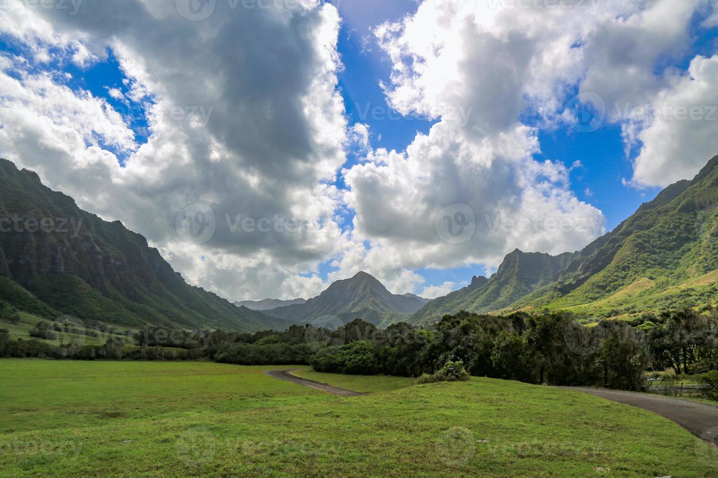 montagne hawaiane circostanti foto