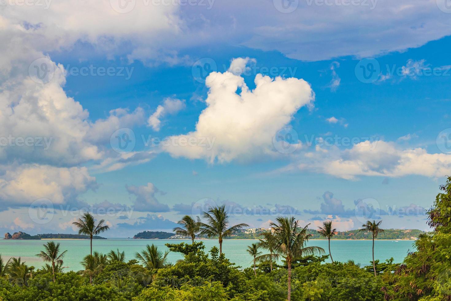 incredibile spiaggia dell'isola di koh samui e panorama del paesaggio in thailandia. foto