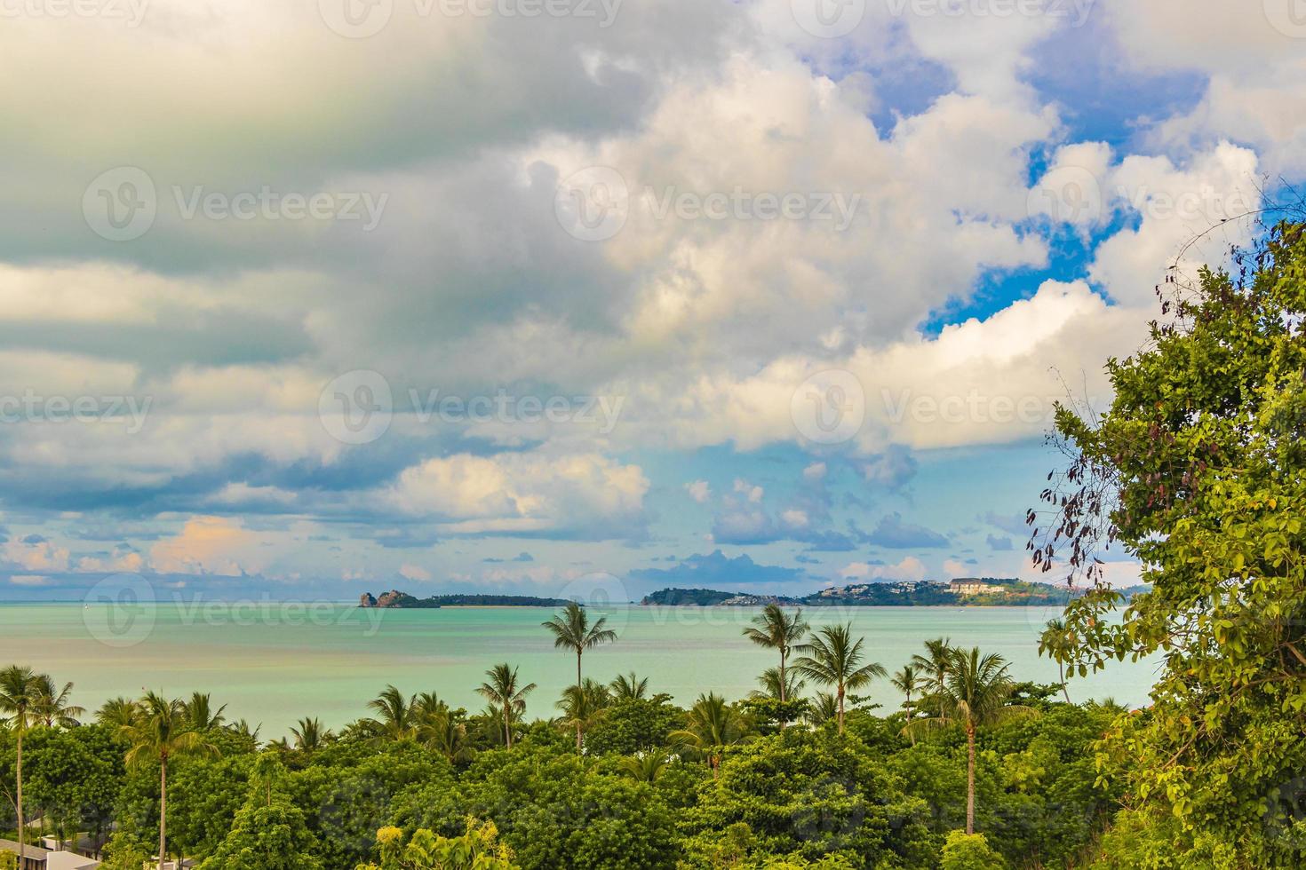 incredibile spiaggia dell'isola di koh samui e panorama del paesaggio in thailandia. foto