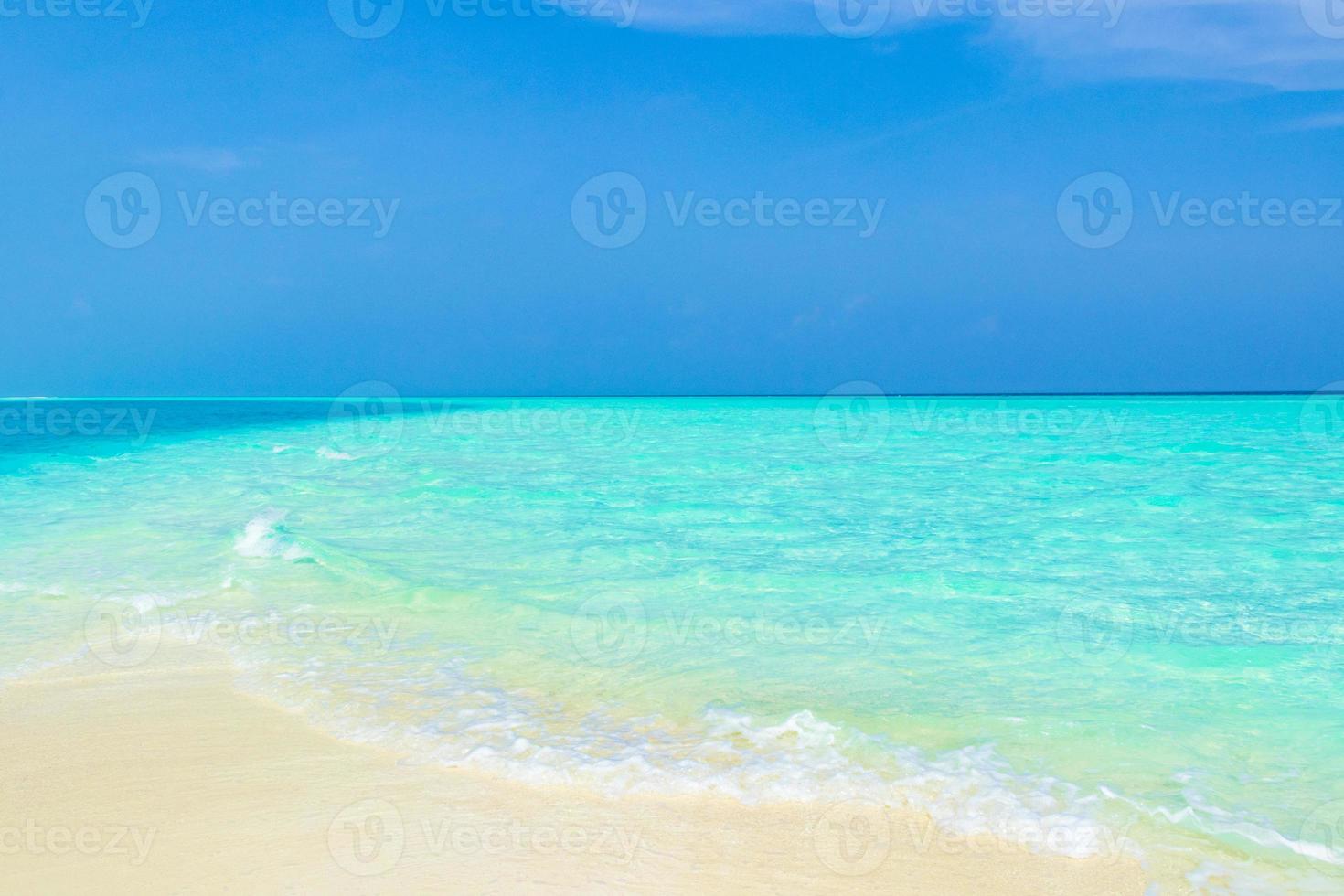 l'oceano indiano a madivaru e finolhu all'atollo di rasdhoo, maldive foto