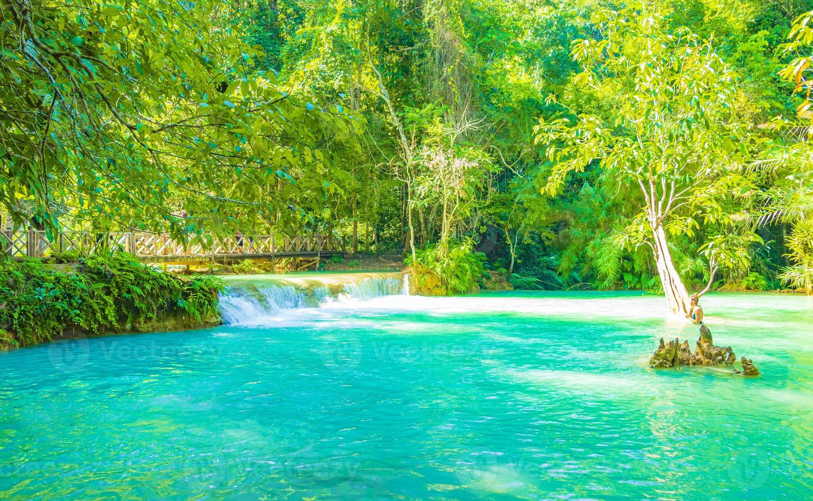 cascate più belle kuang si cascata luang prabang laos. foto