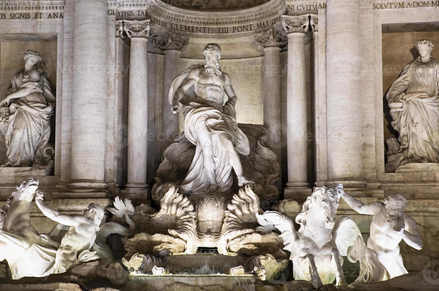 la fontana di trevi a roma, italia foto