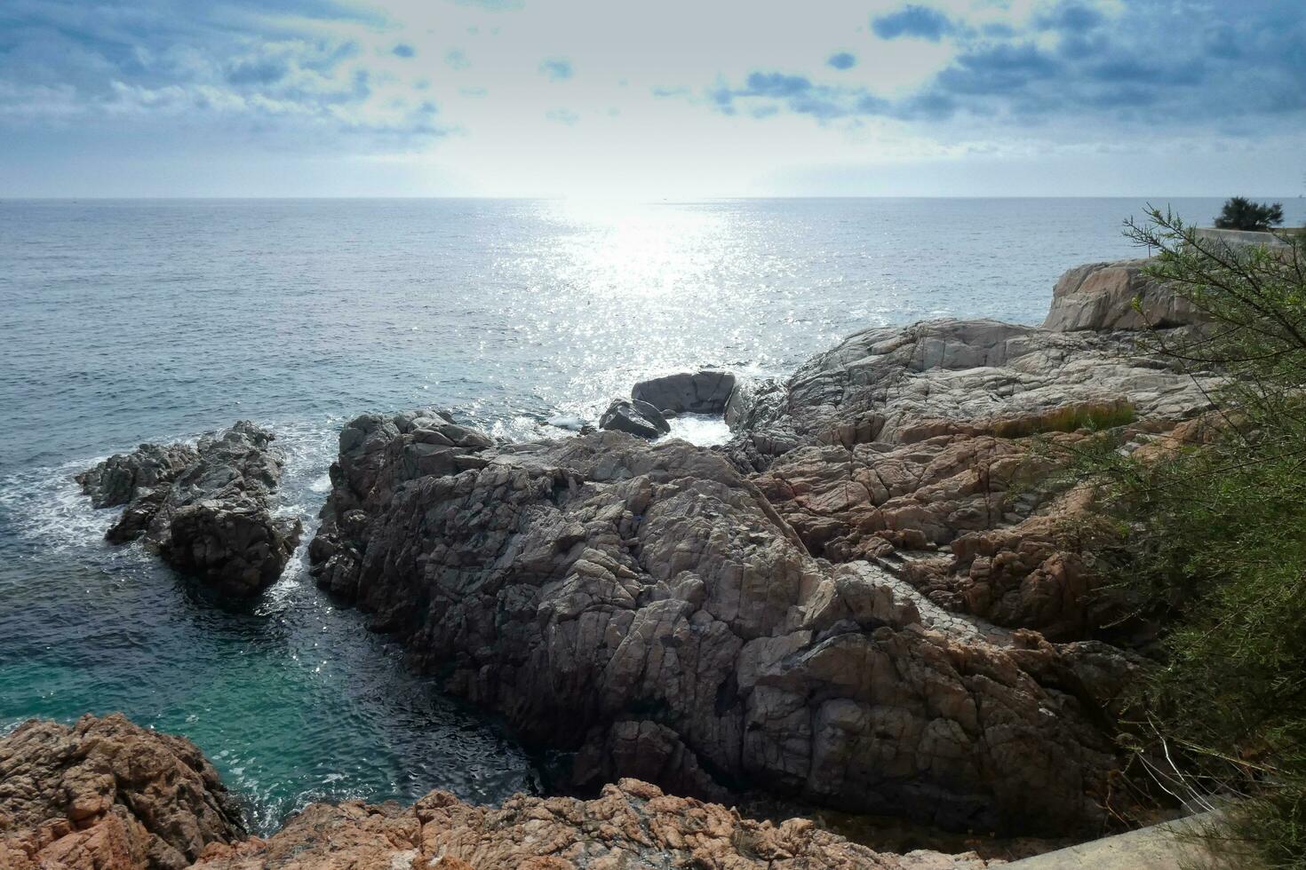 costa brava e costiero sentiero lungo il aspro costa di settentrionale catalogna, Spagna foto