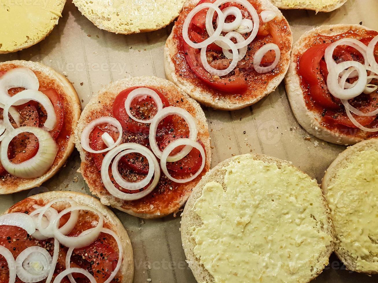 polpette di hamburger al formaggio freddo fatte in casa foto