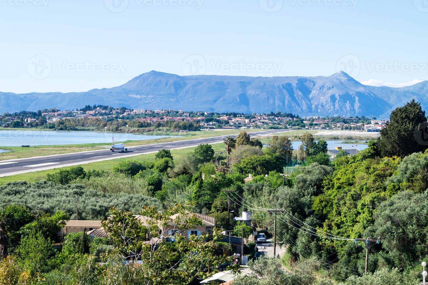 paesaggio dell'aeroporto della città di corfù foto