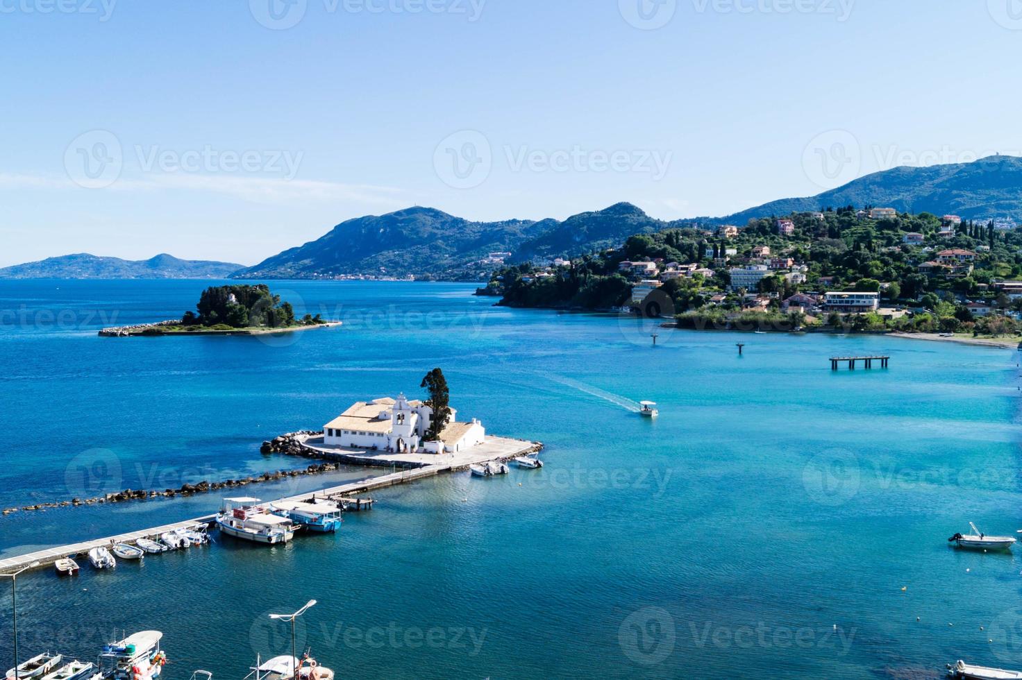 il mare alla città di corfù foto