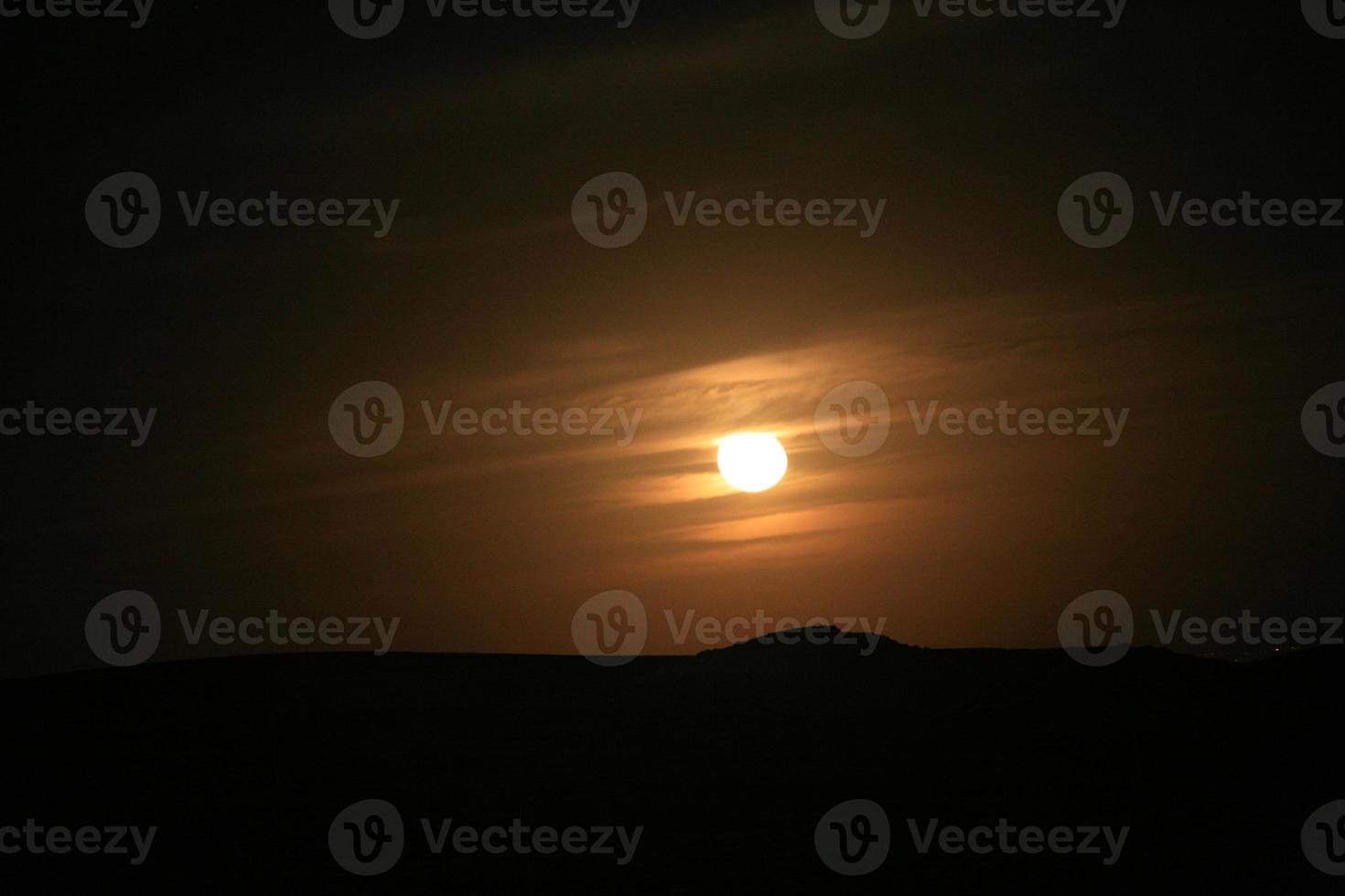 un tramonto pazzesco nel sinai, egitto vista sul mar rosso foto