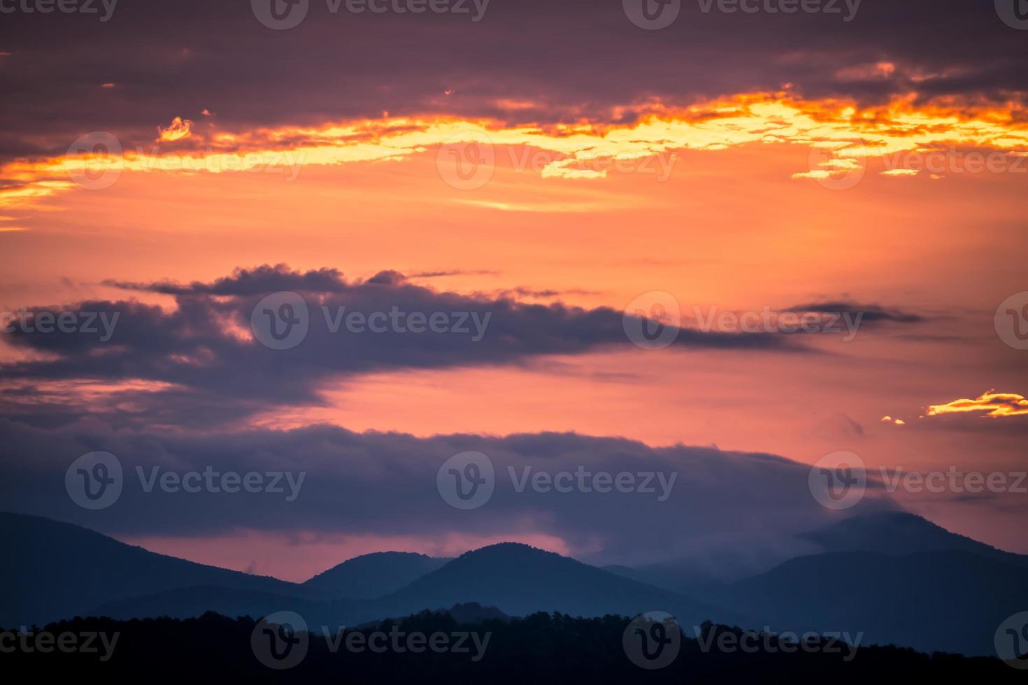 bellissime scene paesaggistiche sul lago jocassee carolina del sud south foto