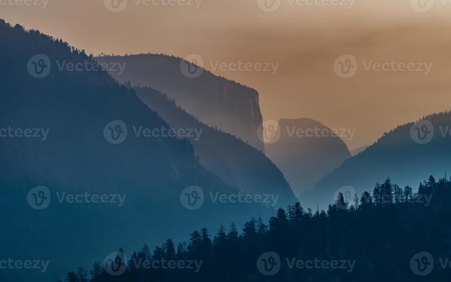 valle del parco nazionale di Yosemite foto