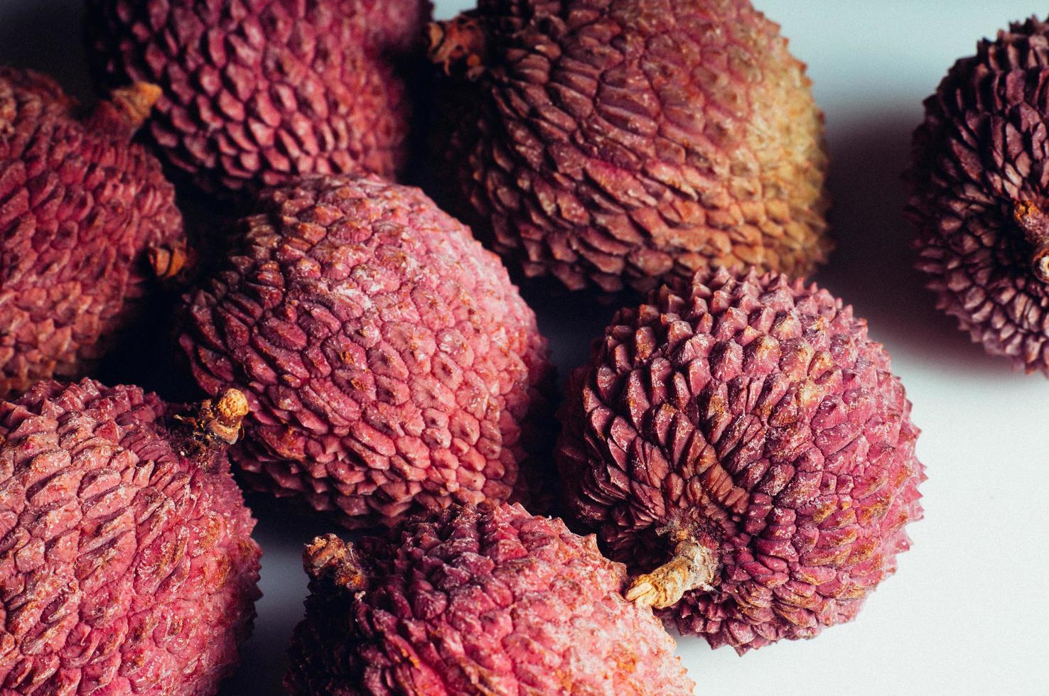 vista a macroistruzione di lychi di frutta succosa dolce esotica foto