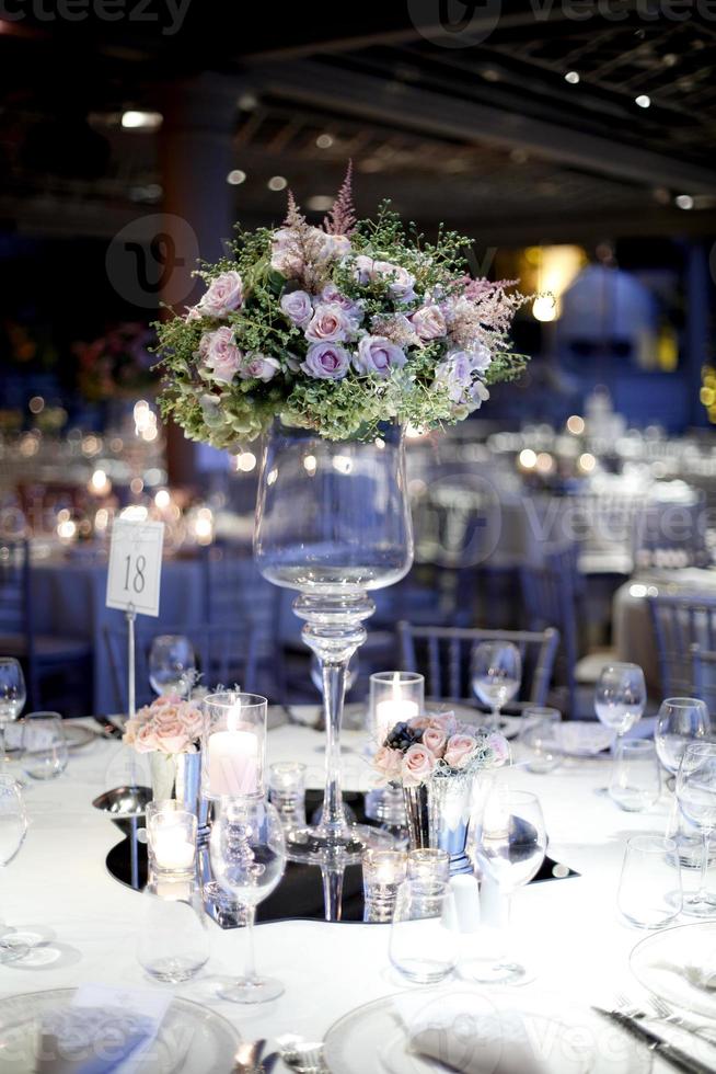 decorazioni per il tavolo da pranzo degli invitati al matrimonio, cena per la cerimonia nuziale foto